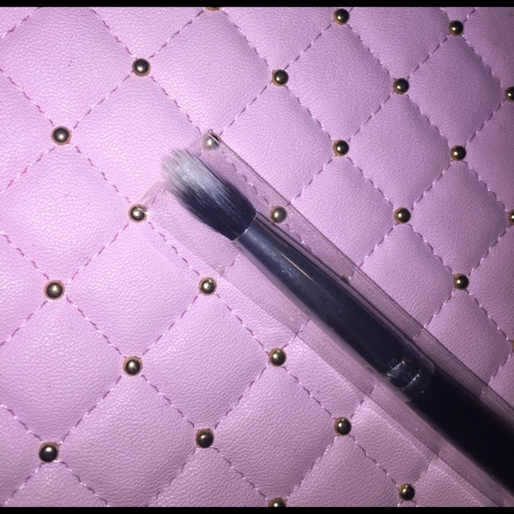Duo fiber crease brush