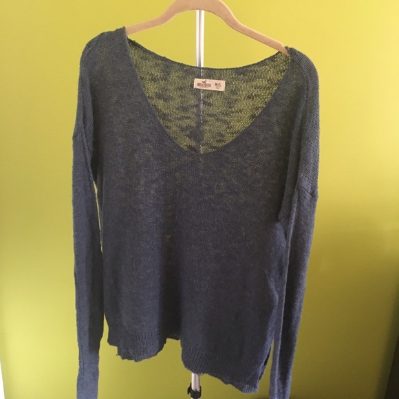 Hollister sweater - Picture 1 of 3