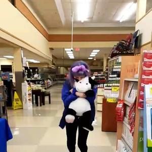 Meet your Posher, Mackenzie