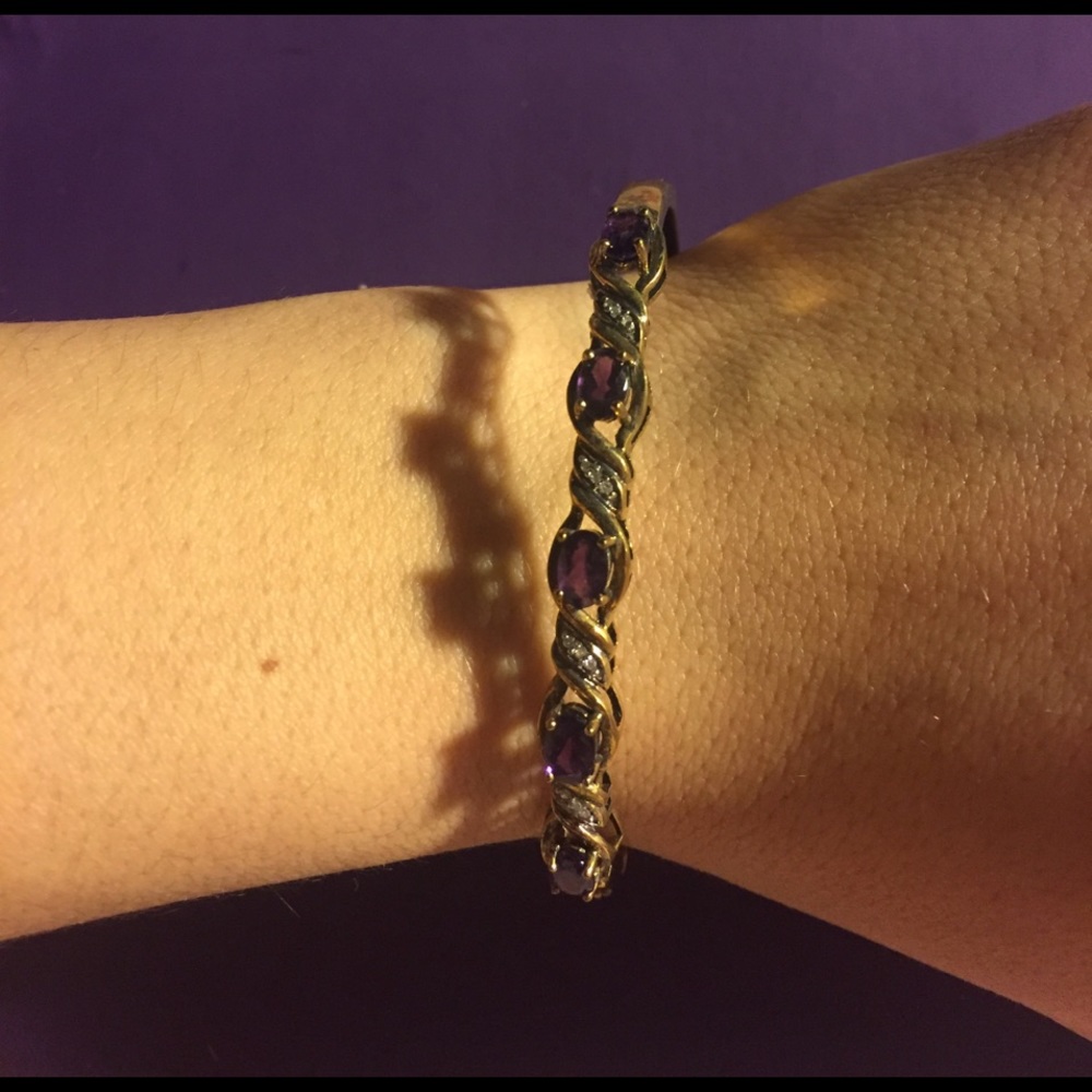 GOLD AND Amethyst clasp bracelet