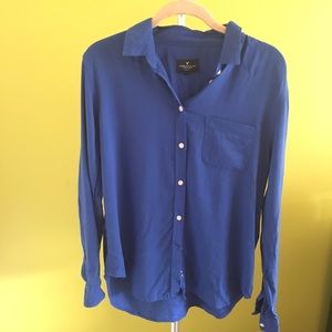 American Eagle Soft Buttoned-down Blouse Size: M