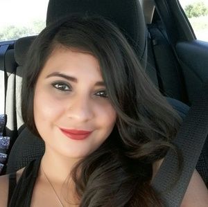 Meet your Posher, Leticia