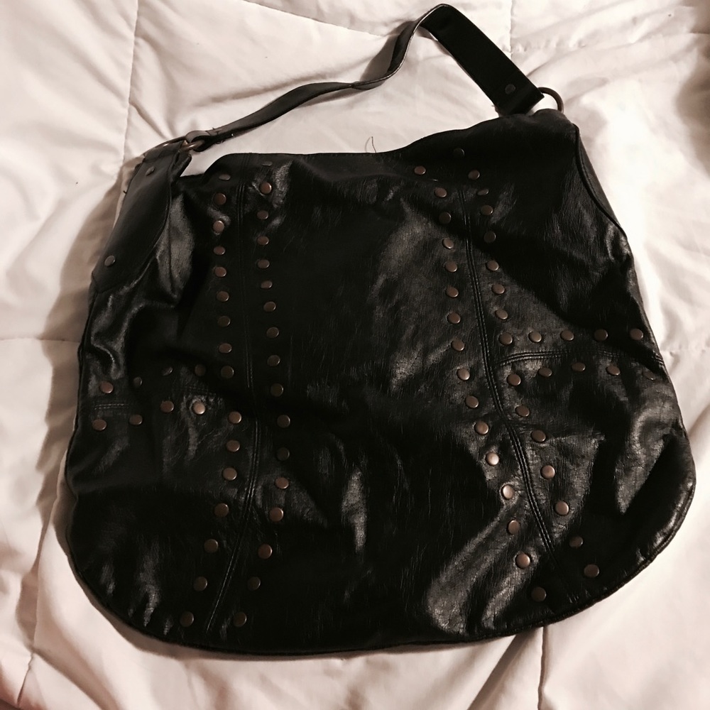 BLACK STUD BAG.