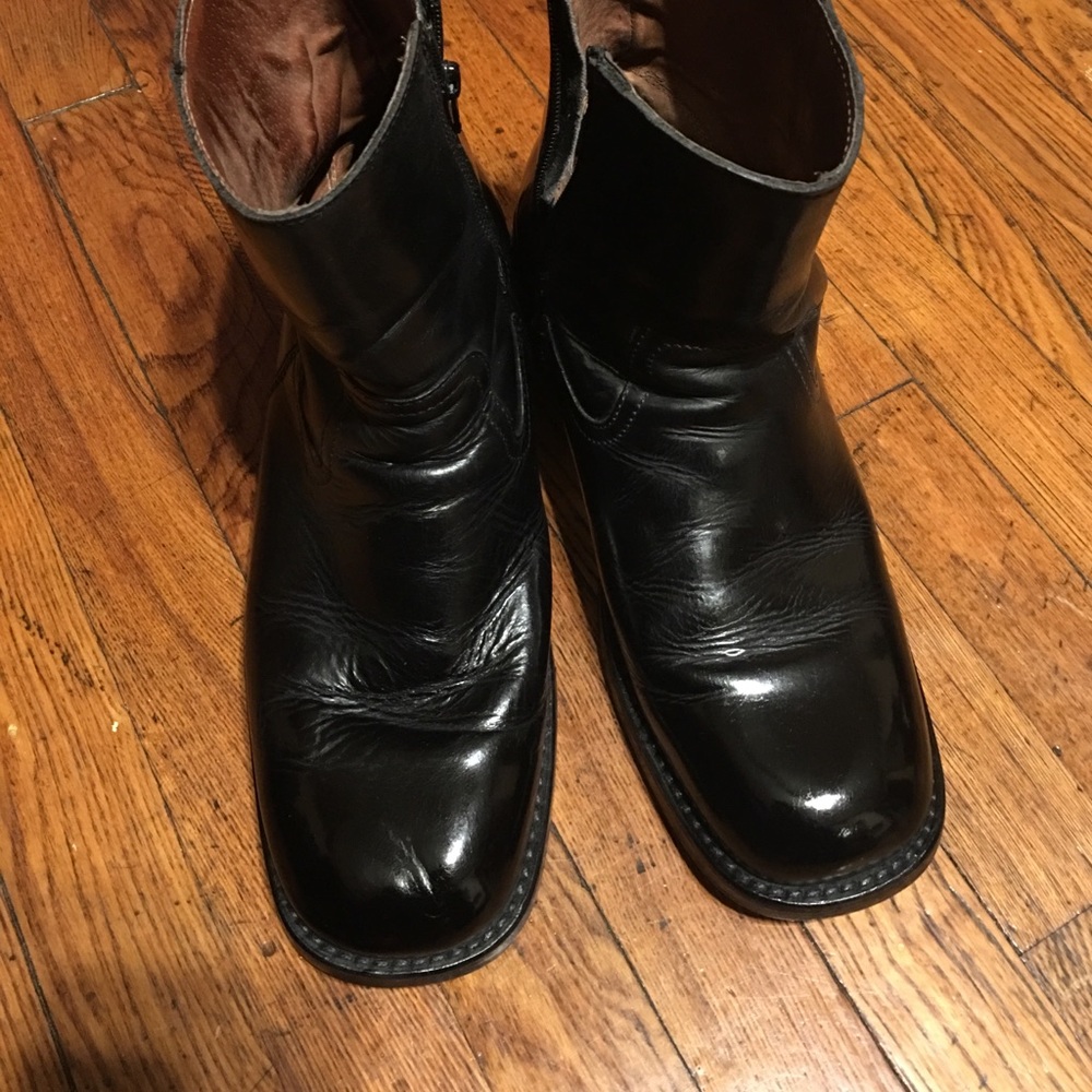 Causal boots  Kenneth Cole
