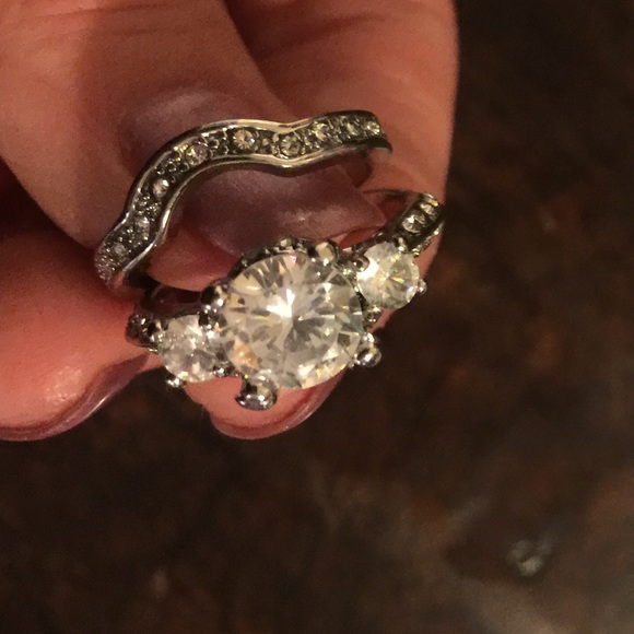 Sterling Silver Diamond Wedding Band Ring Set - Picture 3 of 5