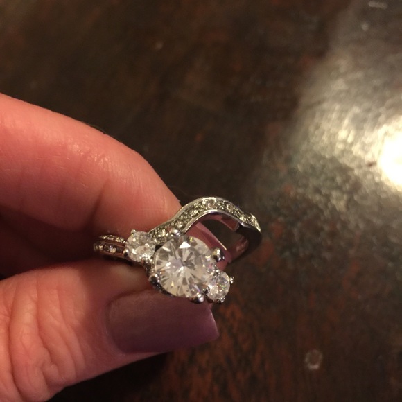 Sterling Silver Diamond Wedding Band Ring Set - Picture 4 of 5