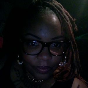 Meet your Posher, Meshia