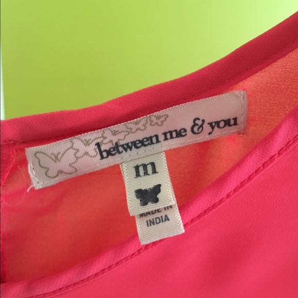 Pink Scalloped Crop Top - Picture 3 of 3