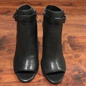 NEW! Coach heels 👠