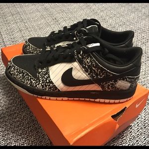 Dead stock Nike "notebook" dunks sz 7Y
