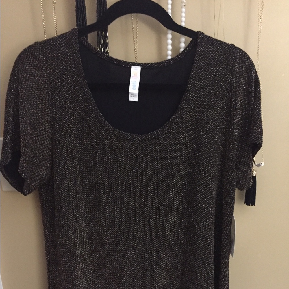 Large Lularoe Classic Tee