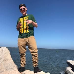 Meet your Posher, Aaron