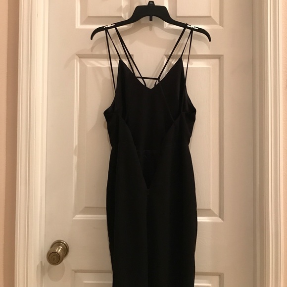 Black strappy backless jumper - Picture 2 of 3