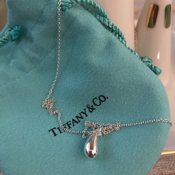 Tiffany &Co. necklace - Picture 3 of 4