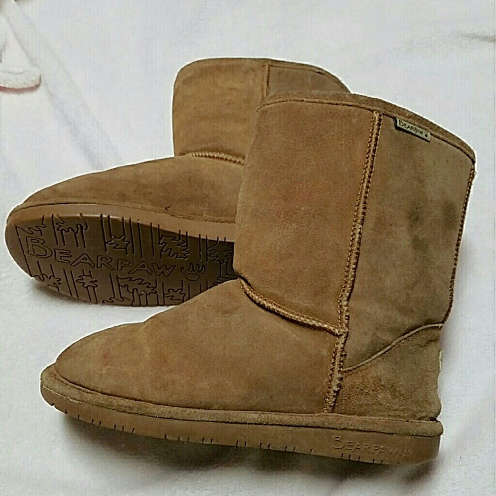 SALE🎉 Bearpaw Emma Short Boots