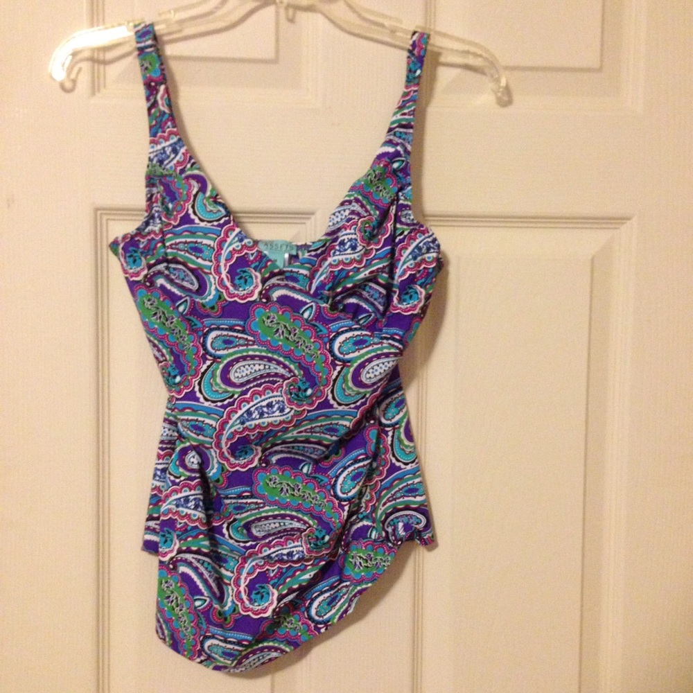 Love your Assets Tankini Top - Paisley