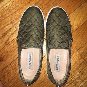 Steve Madden slip ons