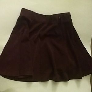 Brandy Melville Maroon coloured mid-thigh skirt