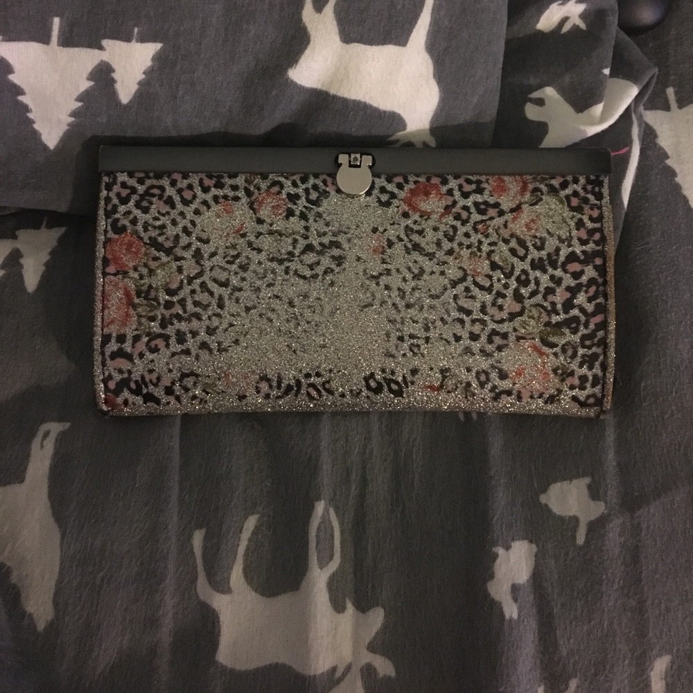 Glittery rose wallet
