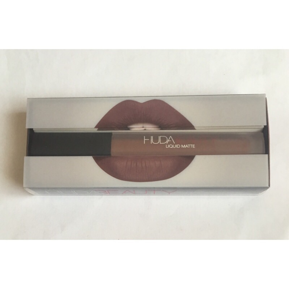 Huda Beauty "Flirt" liquid lipstick