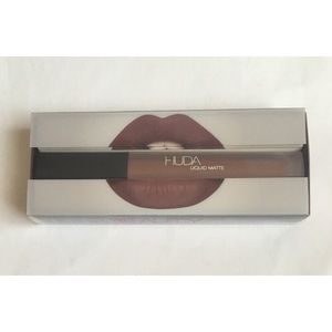 Huda Beauty "Flirt" liquid lipstick