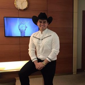 Meet your Posher, Alejandro