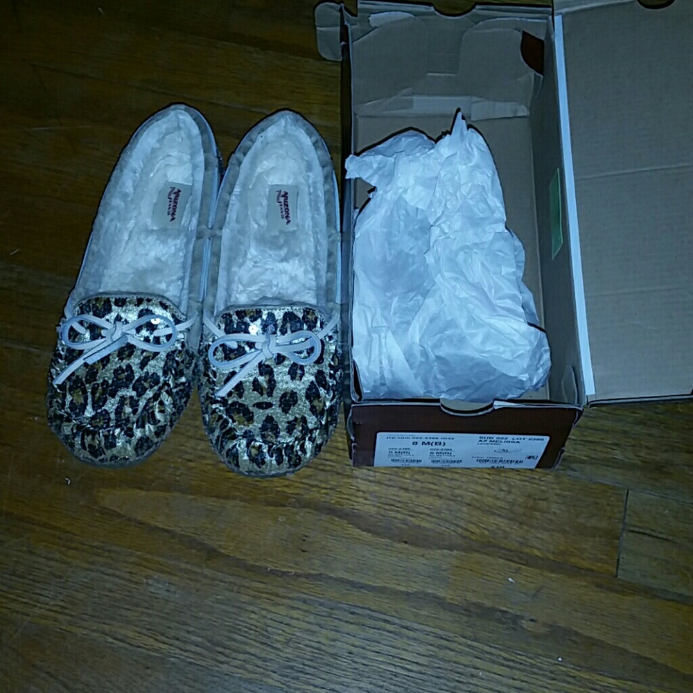 NWB Arizona Leopard Melissa slippers