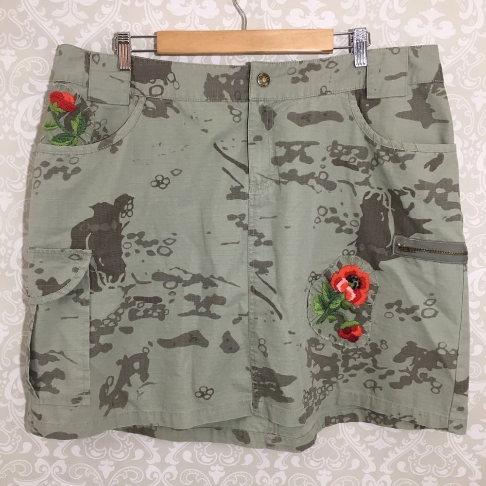 VENEZIA 20 Green Camo Floral Straight Skirt Pocket