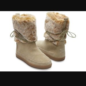 TOMS Oxford Tan Suede Nepal Boots