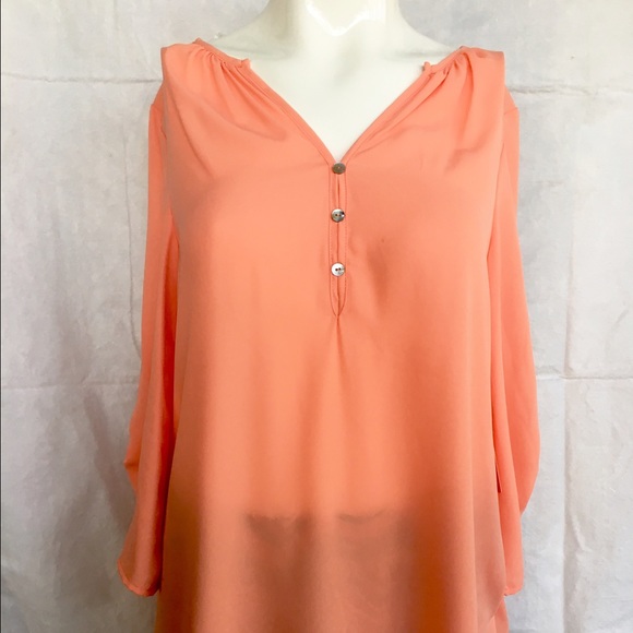 Peachy/ orange button top - Picture 2 of 4