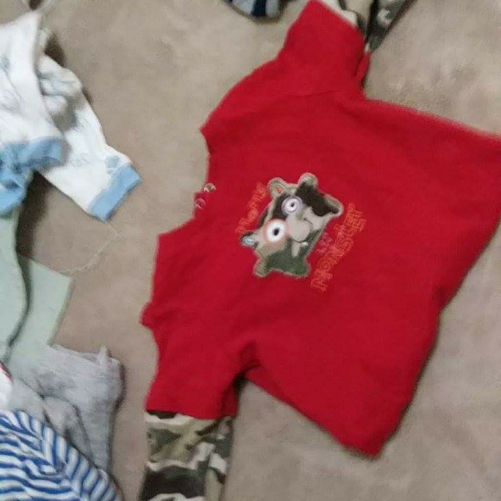 Babys clothes continued #1 - Picture 2 of 8