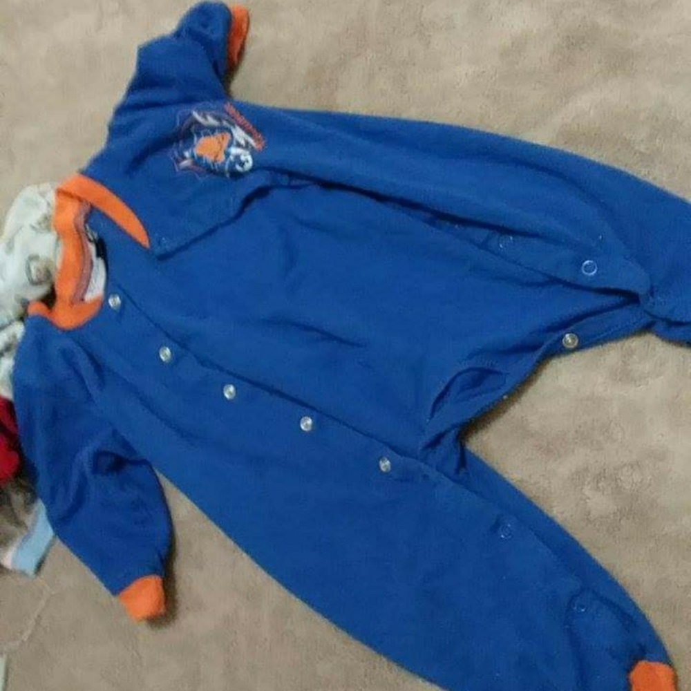 Babys clothes continued #1 - Picture 6 of 8