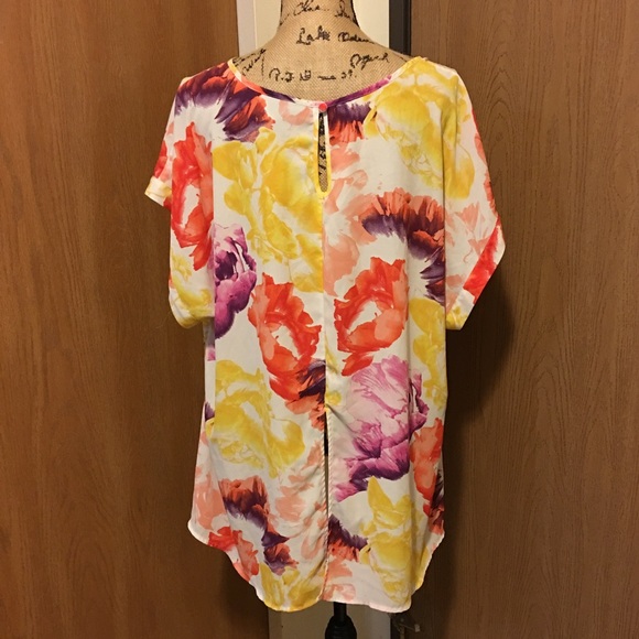 Lane Bryant Floral Short Sleeve Blouse - Picture 3 of 6