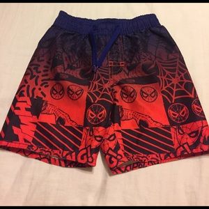 Surf shorts & rash guard