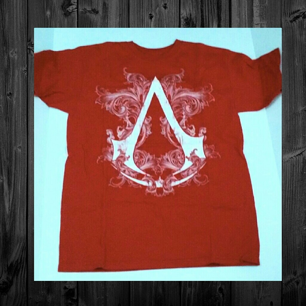 Assasians creed red tee