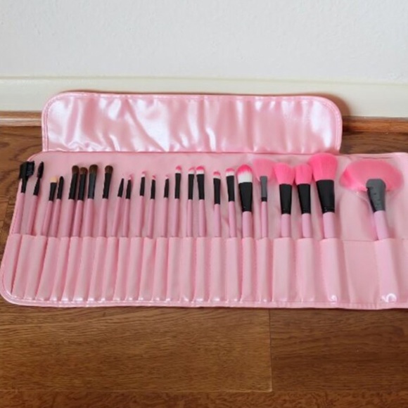 New 24pcs Makeup Brushes Set - Picture 2 of 4
