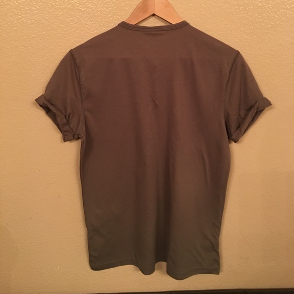 Hollister Shirt - Picture 2 of 2