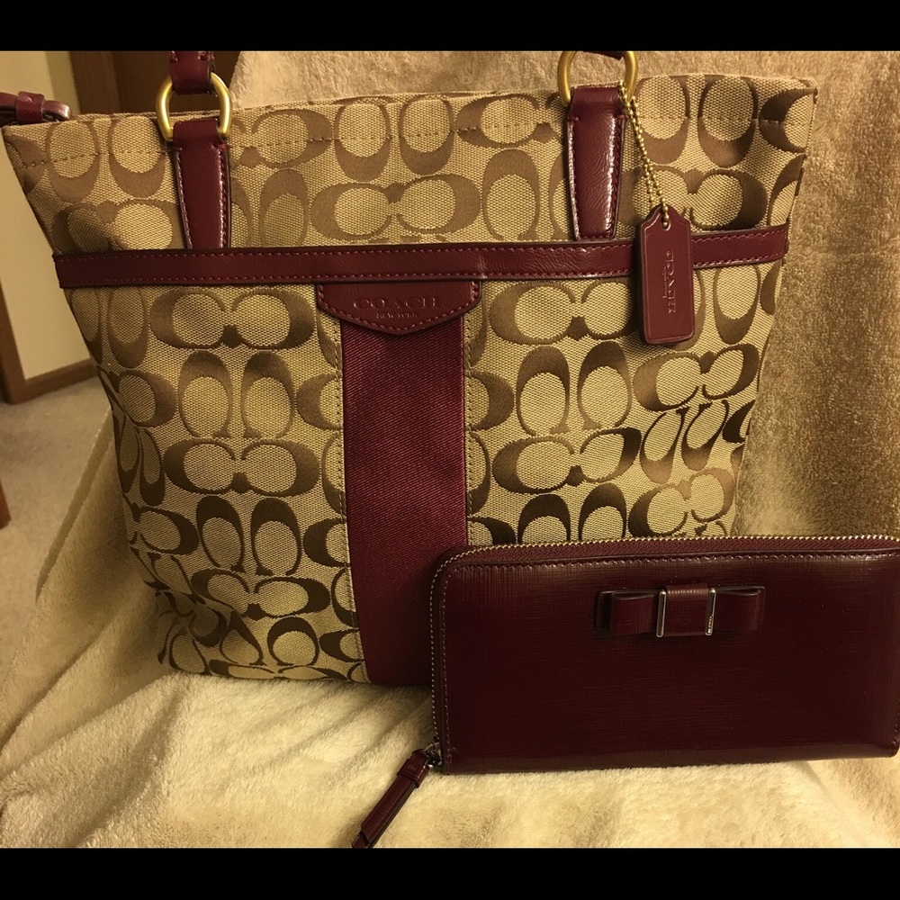 NWT Coach Tote and Wallet set