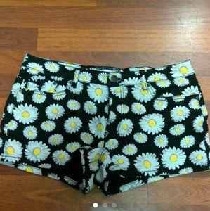 Daisy shorts