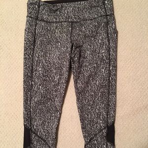 Lululemon Size 8 Pace Rival Crop NEVER WORN!