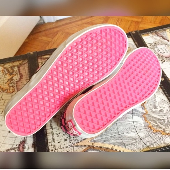 Nwt Vans black and pink checker slides - Picture 5 of 6
