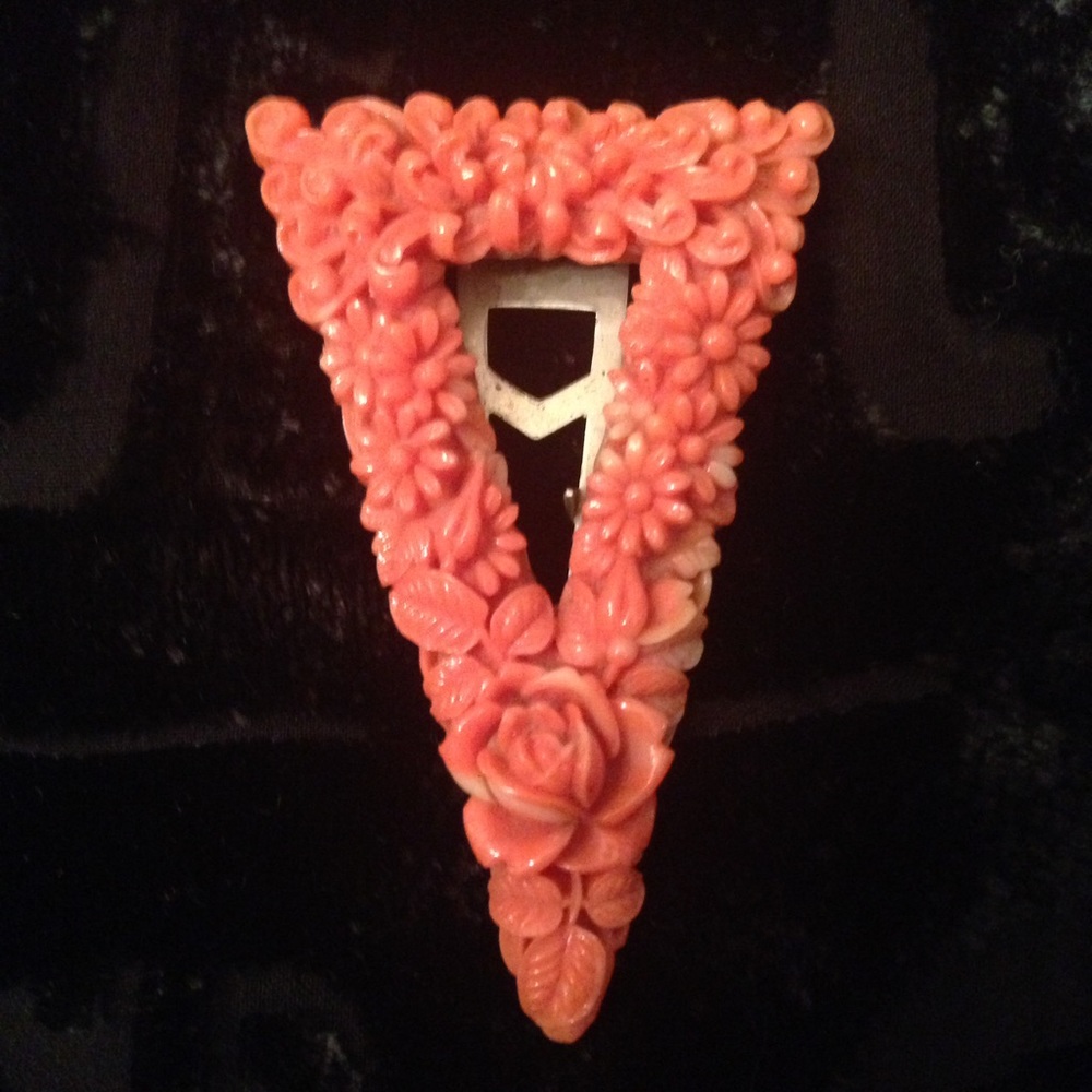 EUC Vintage Carved Celluloid Dress Clip