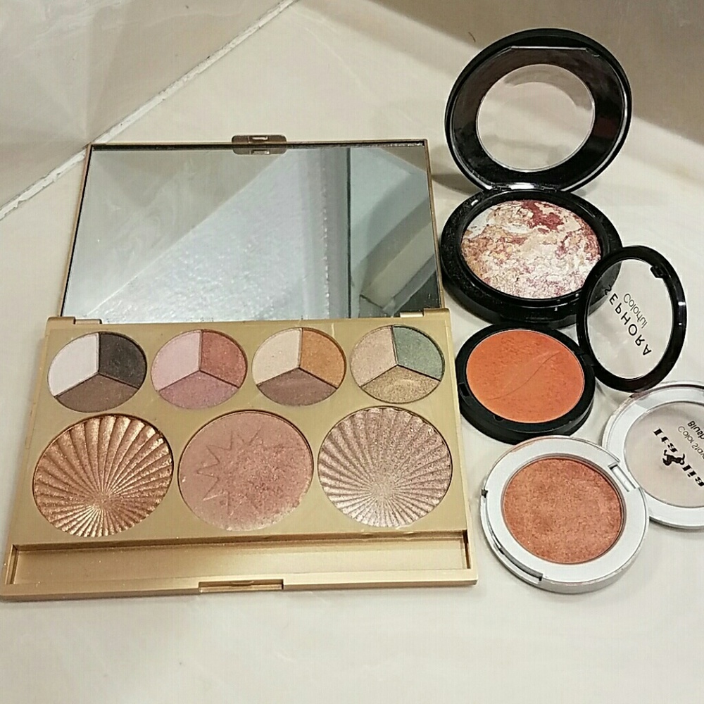 Blush, highlighter and eyeshadow bundle