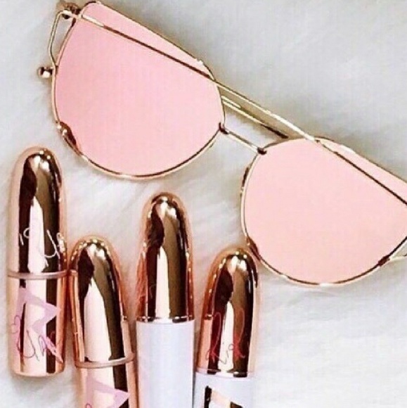 Restocking//Rose gold Mirrored Sunglasses - Picture 2 of 7