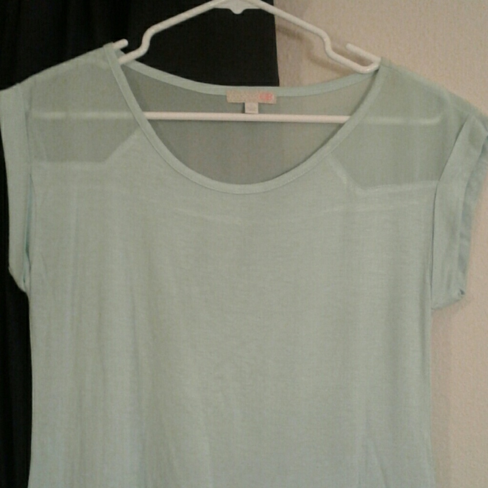 Cute mint colored tee