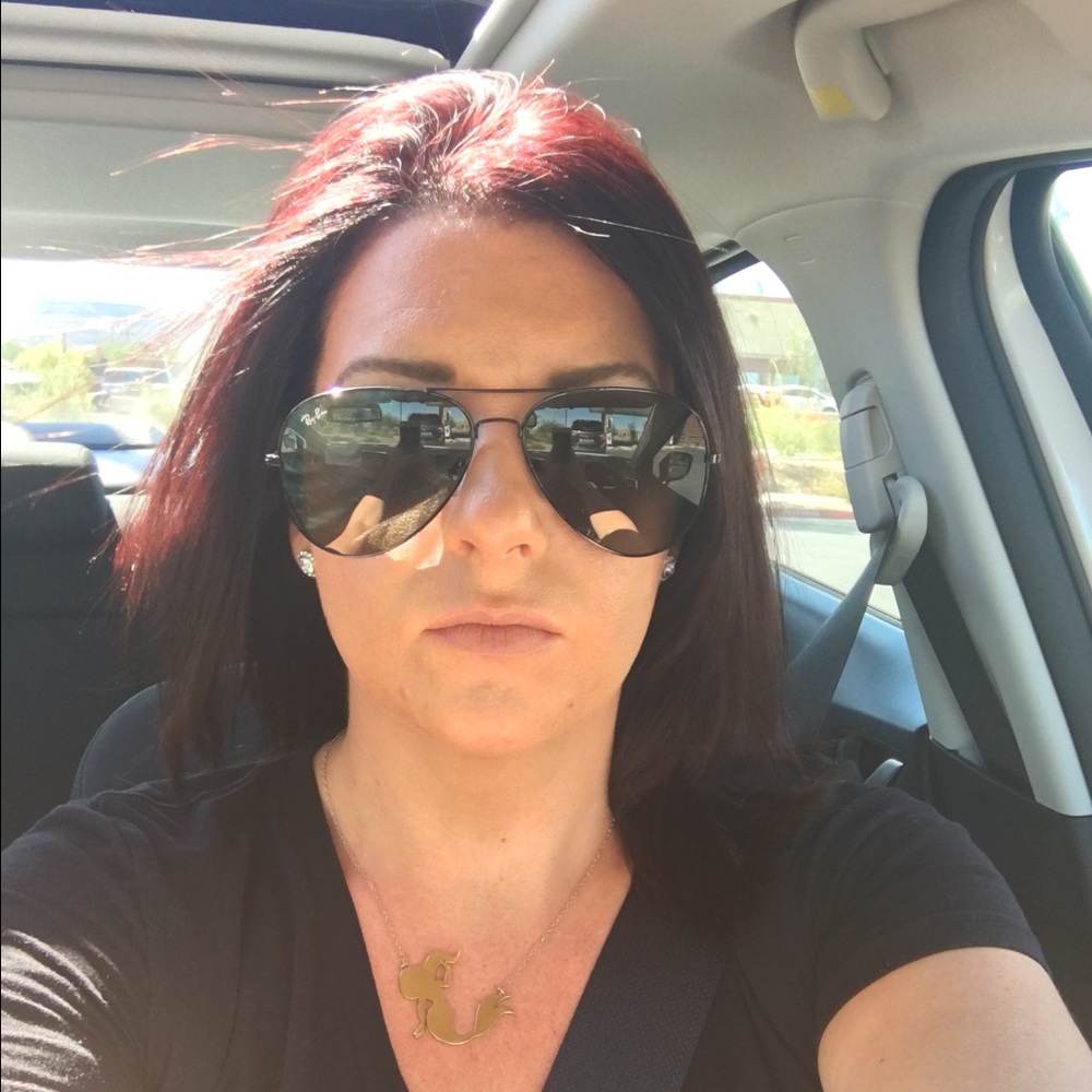 Meet your Posher, Ayron