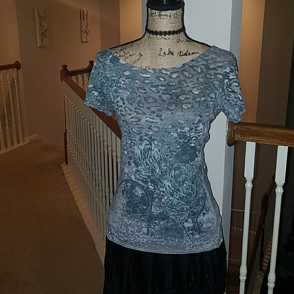 🎆3 for $18🎆Leopard/Water Lilly Print Top