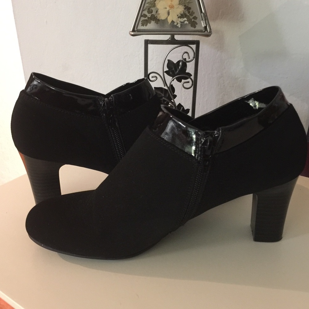 Size 8 Madeline Stuart shoes