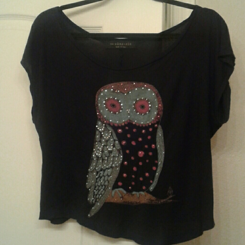 Loose-fitting Owl Graphic Tee w/ some bling