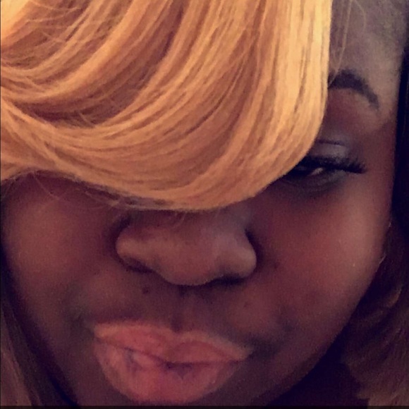 Meet your Posher, Dionne - Picture 1 of 1